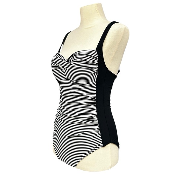 Nip Tuck Swim One Piece Swimsuit Black White Striped Ruched Tummy Control Size 6 - Picture 5 of 13
